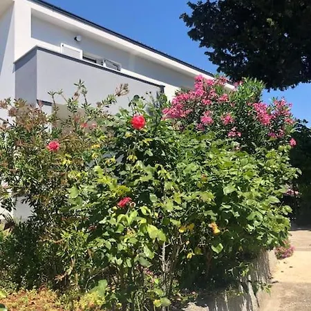 Milazzi, Fully Air-conditioned Lägenhet Baška