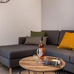 Milazzi, Fully Air-conditioned Башка